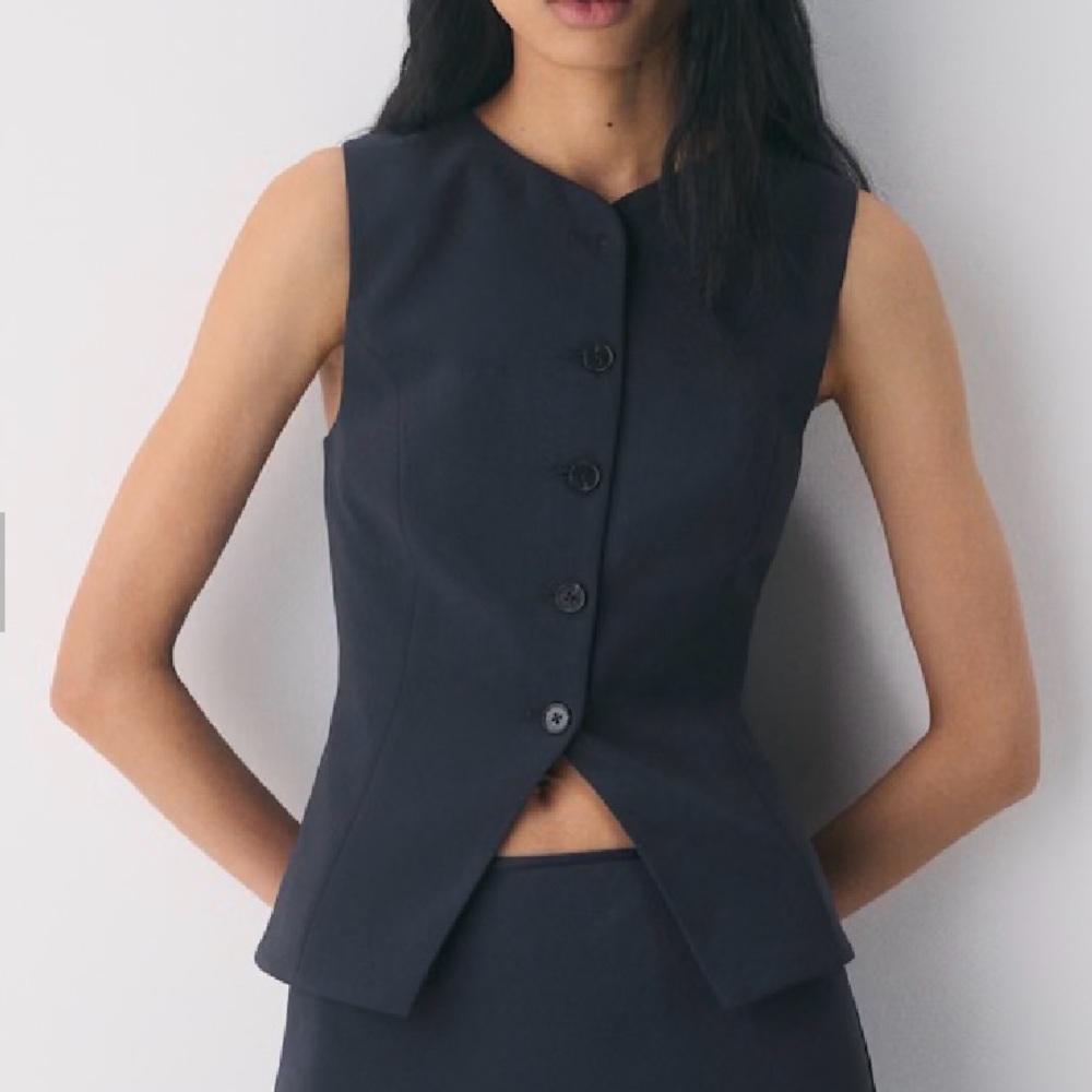 Aritzia Regal Vest Crepette Navy Button-Front